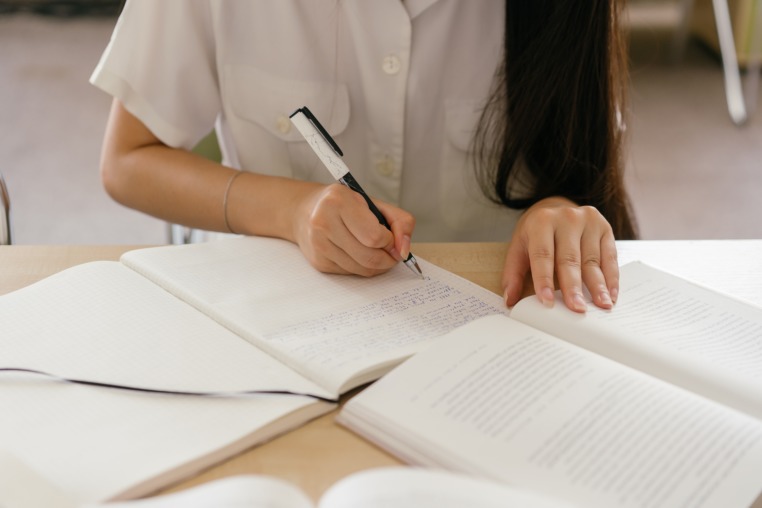 英国约克大学管理学论文