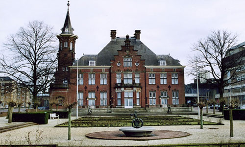 拉德堡德大学.jpg 拉德堡德大学.jpg