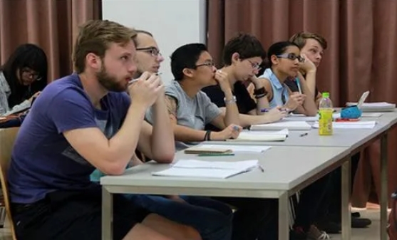 国外大学课程难不难?学几门课 国外大学课程难不难?学几门课
