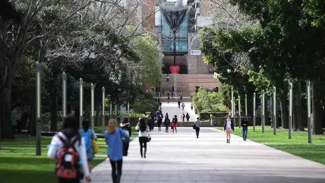 澳洲限制留学生数量,初步估算新州将损失10亿澳元 澳洲限制留学生数量,初步估算新州将损失10亿澳元