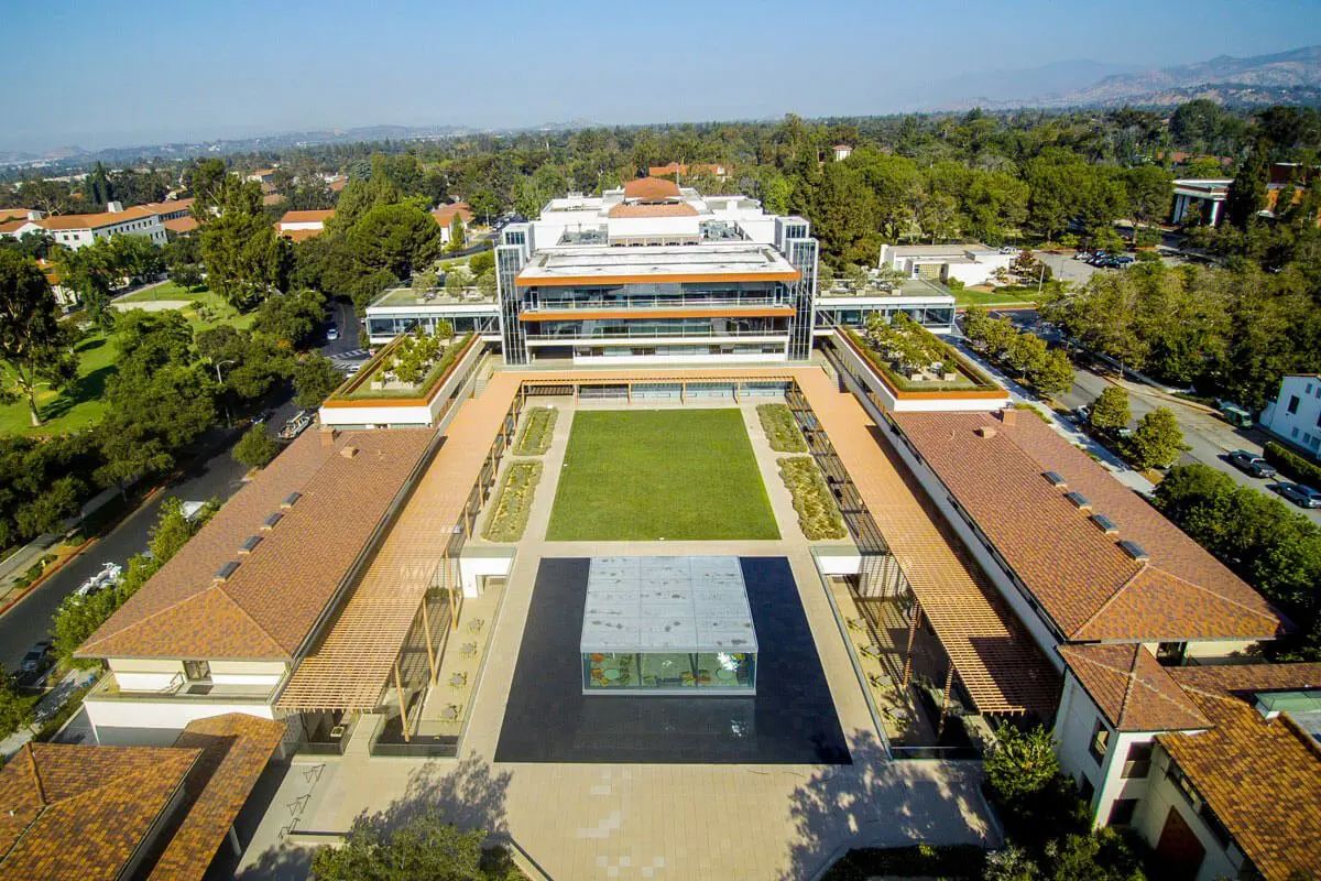 克莱蒙特麦肯纳学院
